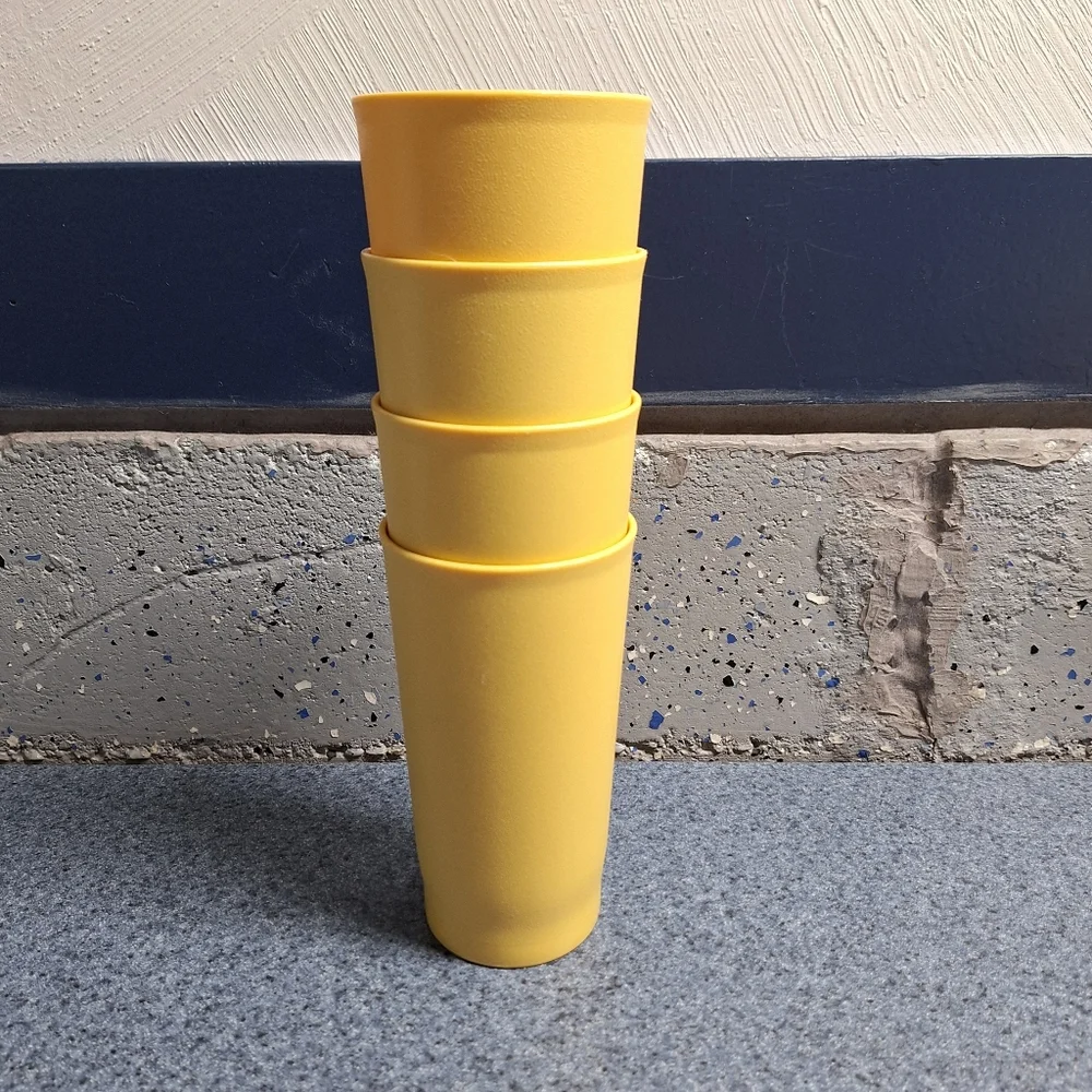 Vintage Tupperware Harvest Gold 10 Ounce Tumbler Set(4)